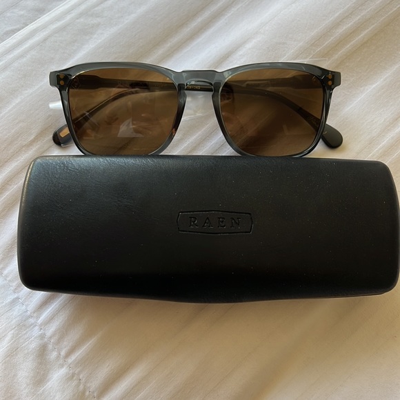 Other - NEW Wiley Grey/  BLACK RAEN SUNGLASSES